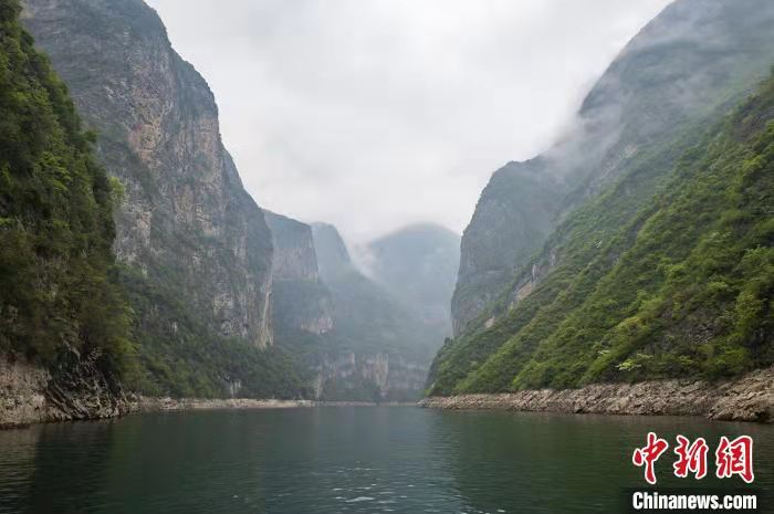 重庆巫山打造“三峡库区最美花果山”
