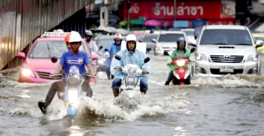 曼谷一夜大雨 多条道路变泽国