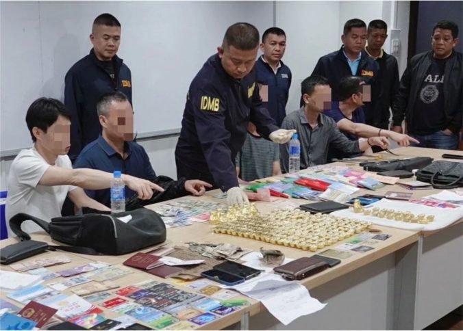 专骗泰国华人！——6名中国男子因涉嫌在泰贩卖假黄金被捕