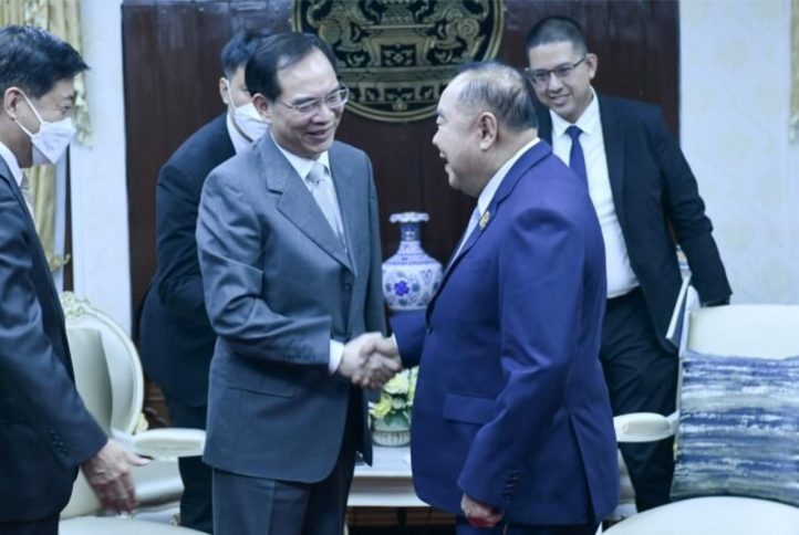 副总理巴威会见中国公安部副部长许甘露